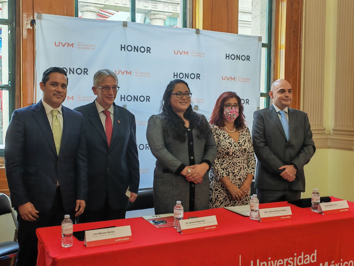 HONOR y la UVM se alían para dar 75 becas de emprendimiento