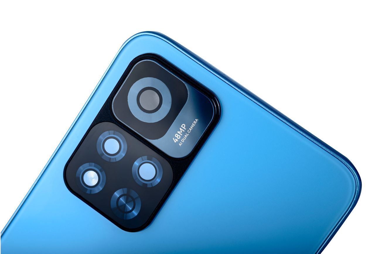 Lanix presenta su serie Alpha en México